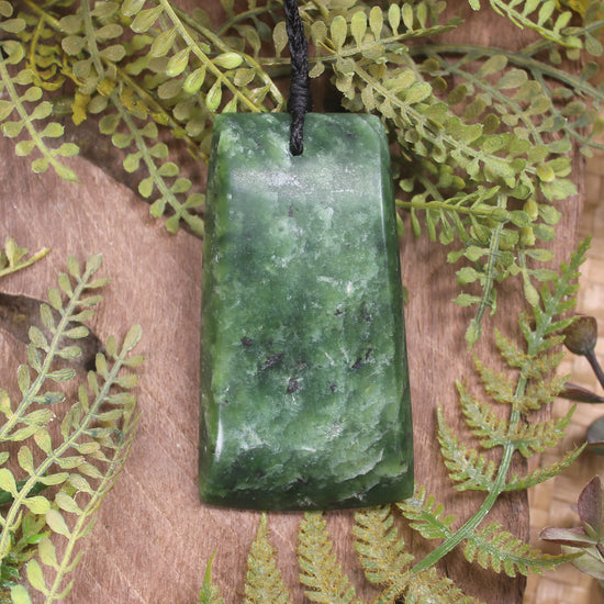 Hapopo Pounamu Toki - NZ Greenstone