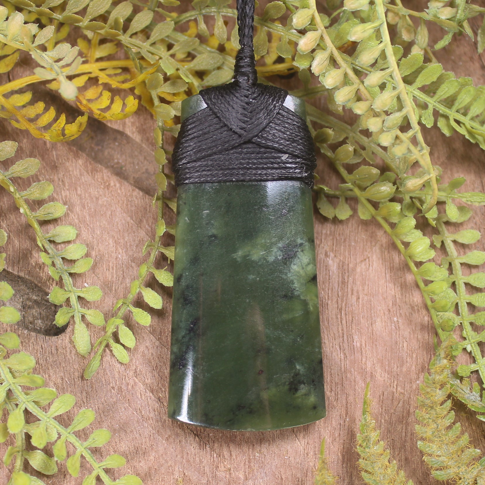 Rimu Pounamu Toki Pendant - NZ Greenstone