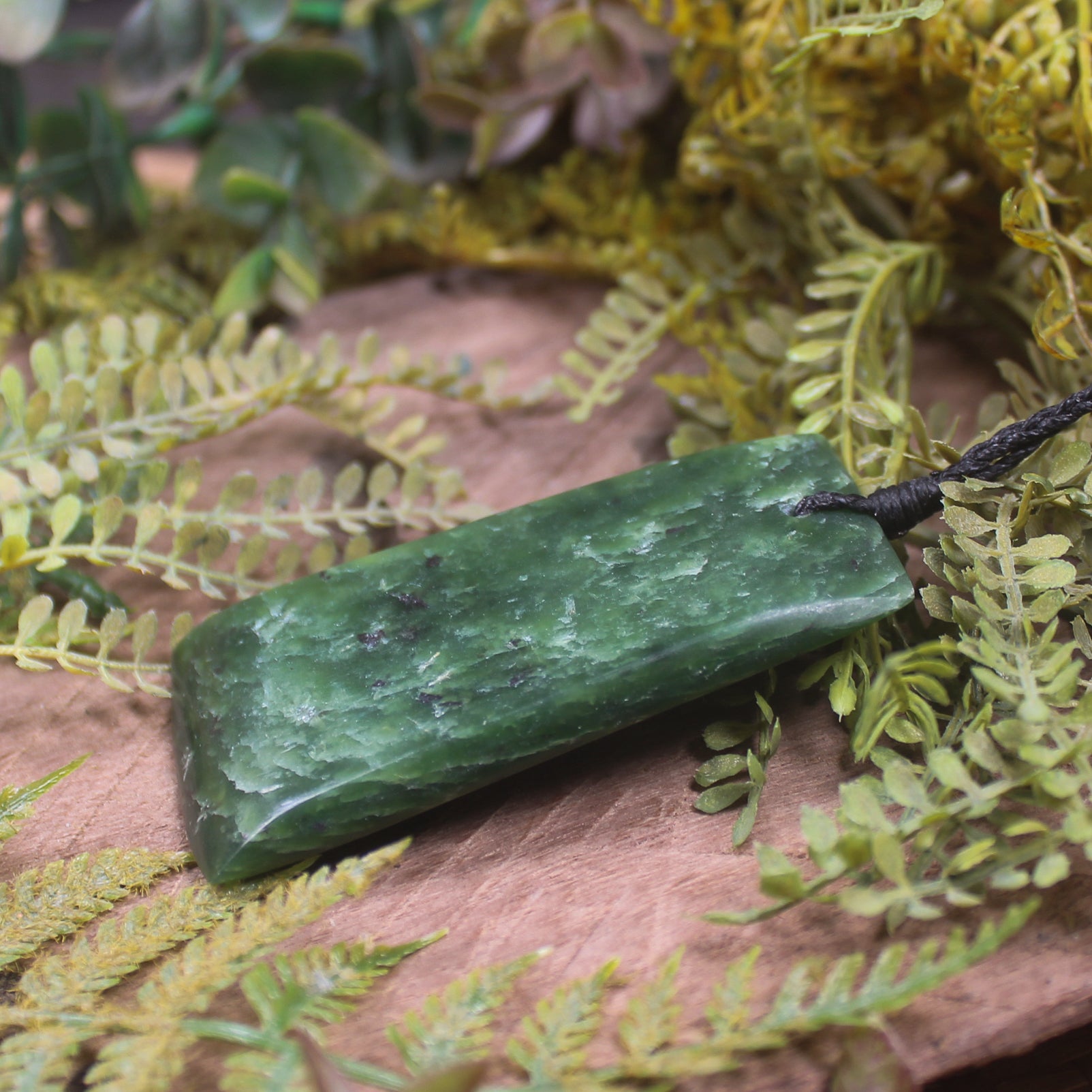 Hapopo Pounamu Toki - NZ Greenstone
