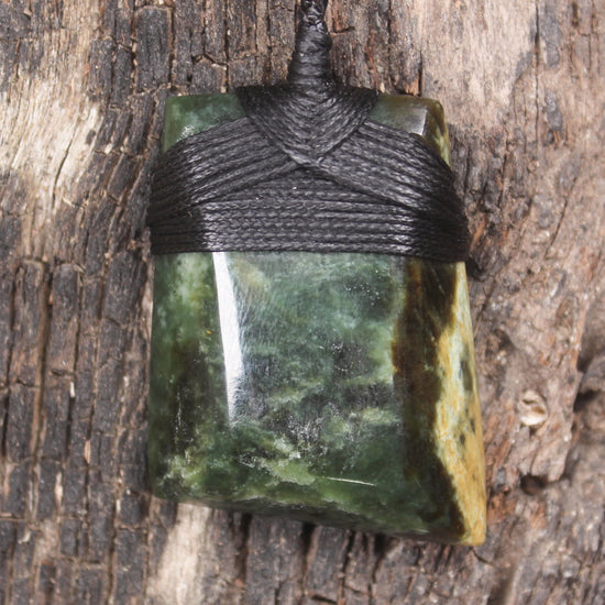 Flower Jade Pounamu Toki