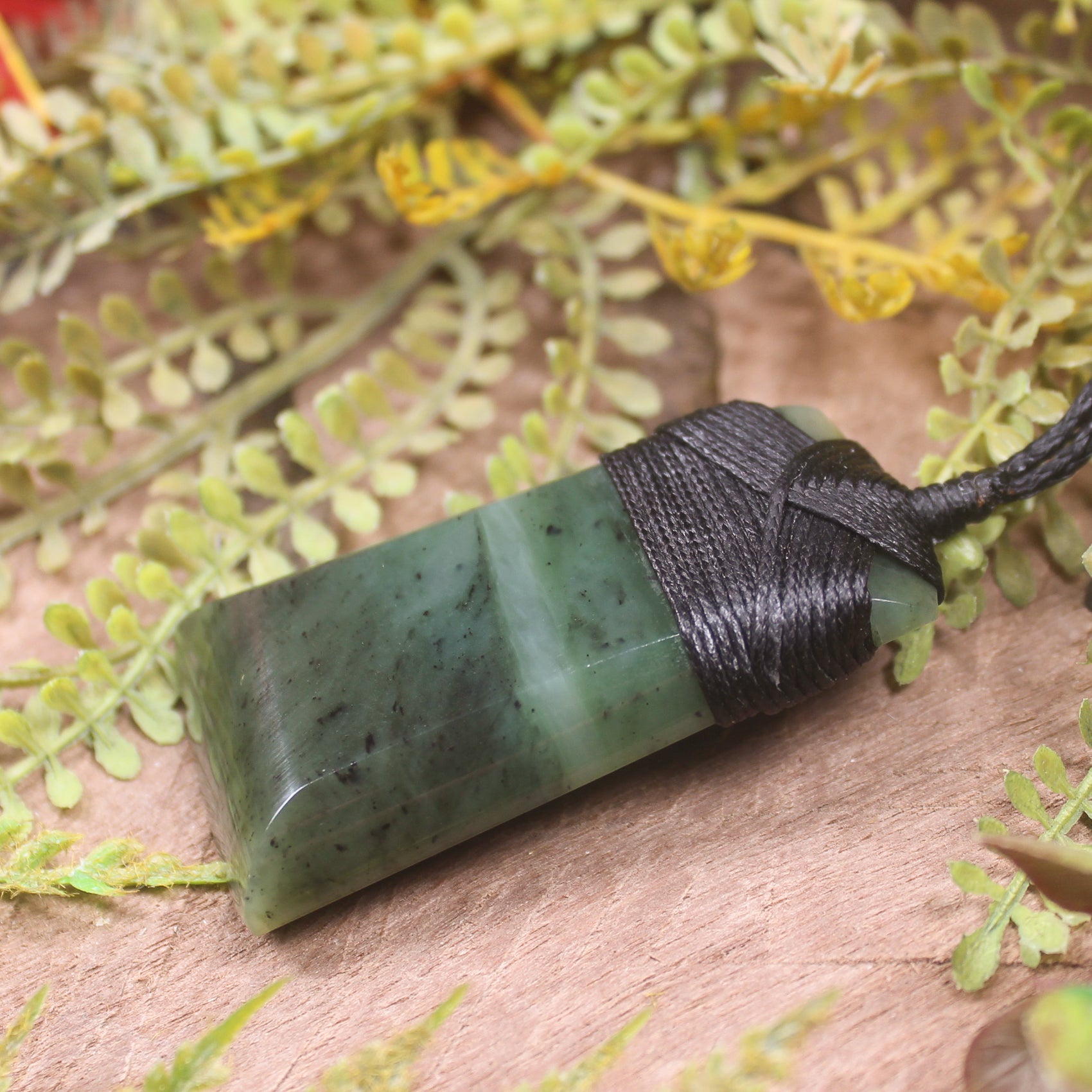 Hapopo Pounamu Toki - NZ Greenstone