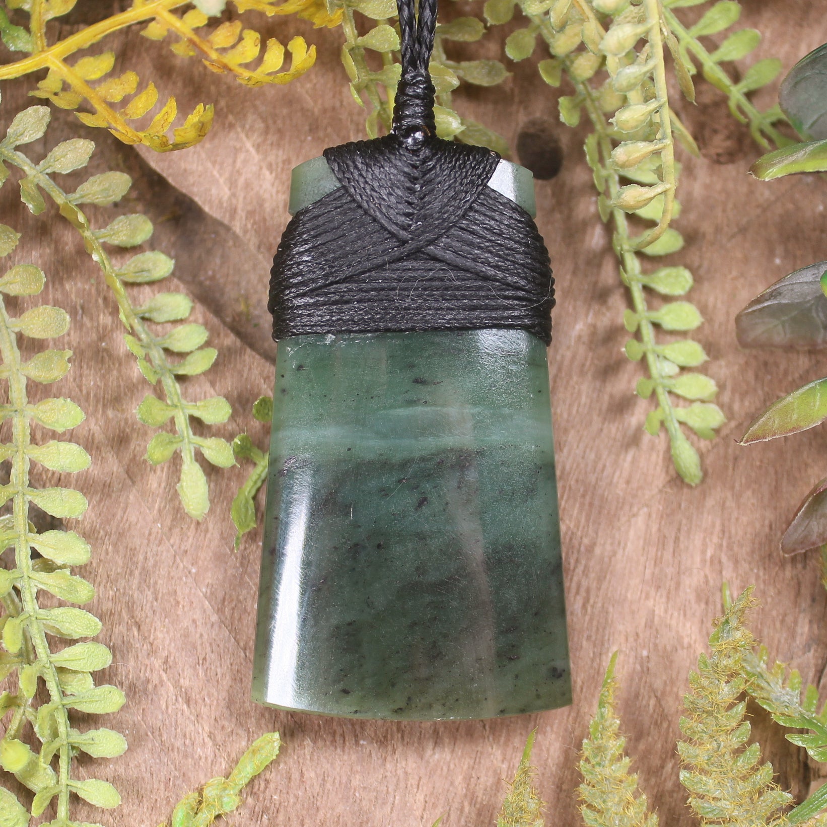 Hapopo Pounamu Toki - NZ Greenstone