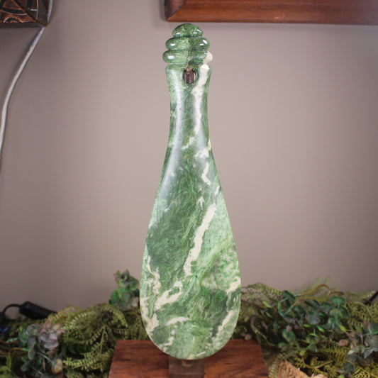 Hapopo Pounamu Mere with Stand - NZ Greenstone