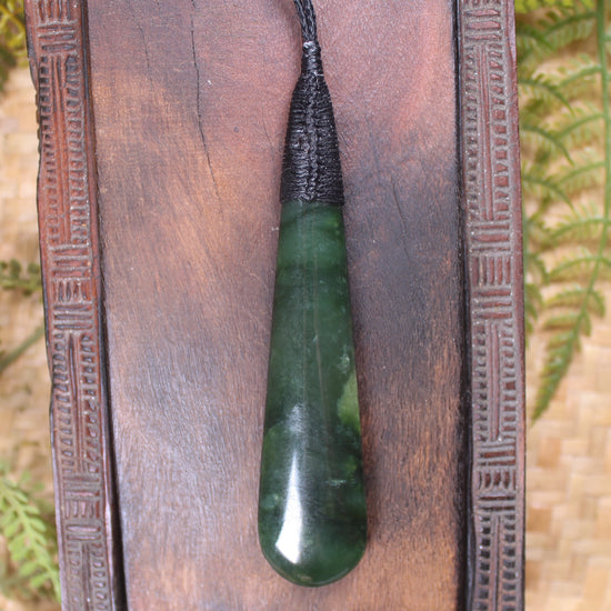 Kawakawa Pounamu Roimata Pendant - NZ Greenstone