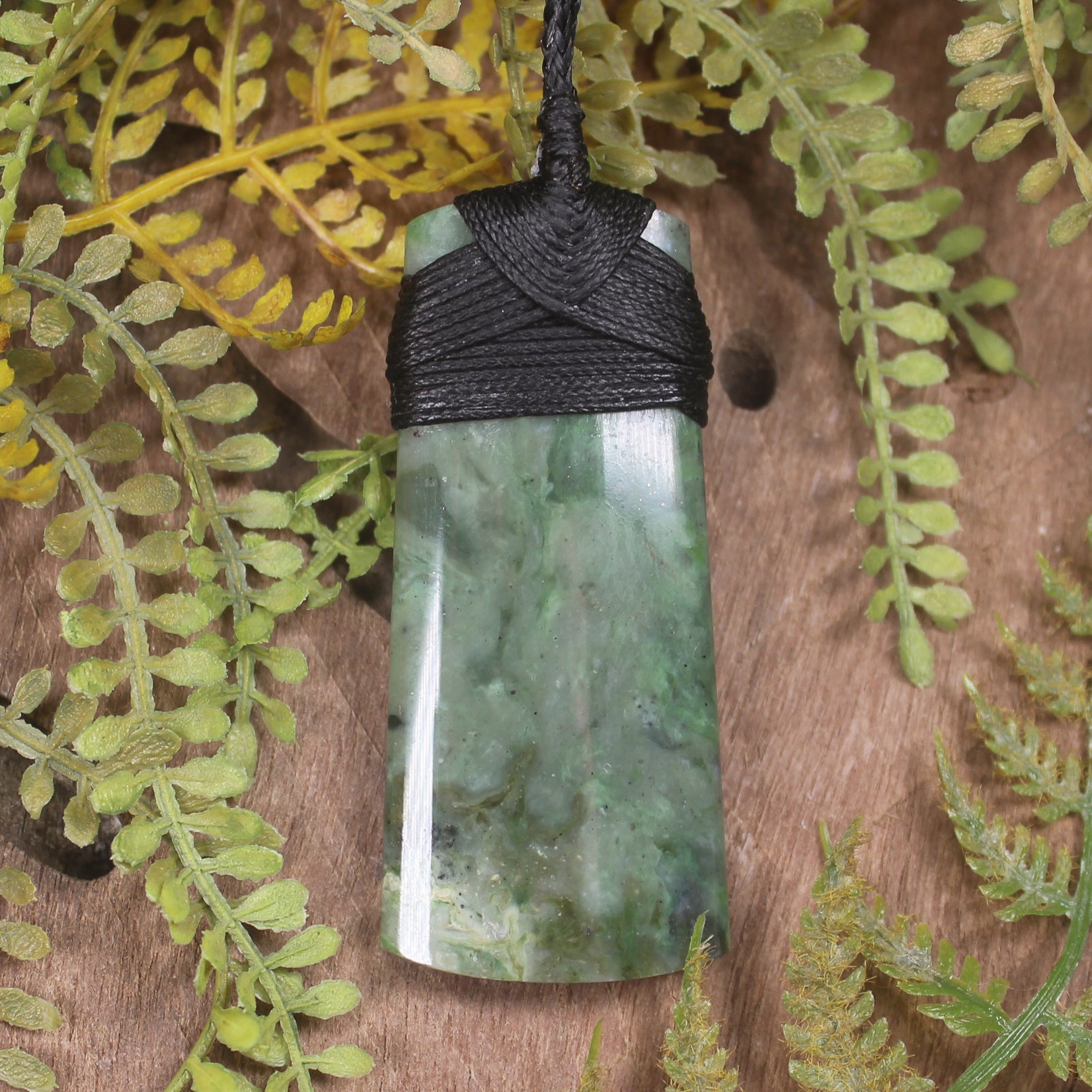 Hapopo Pounamu Toki - NZ Greenstone