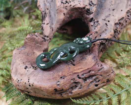 Manaia pendant carved from Rimu Pounamu - NZ Greenstone