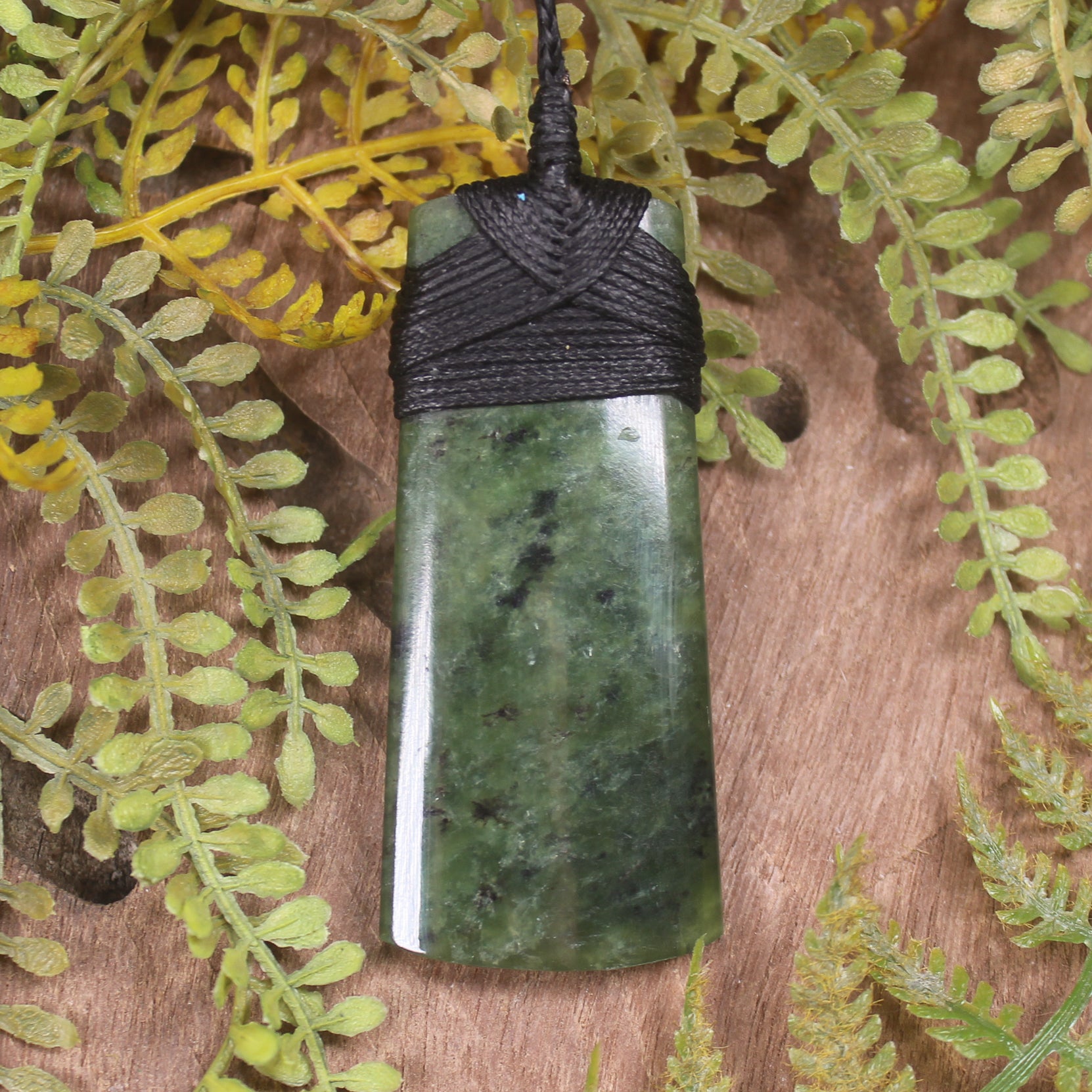 Rimu Pounamu Toki Pendant - NZ Greenstone