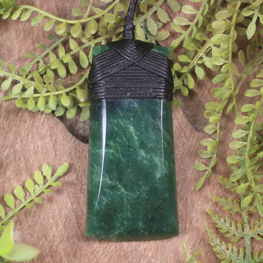 Kawakawa Pounamu Toki
