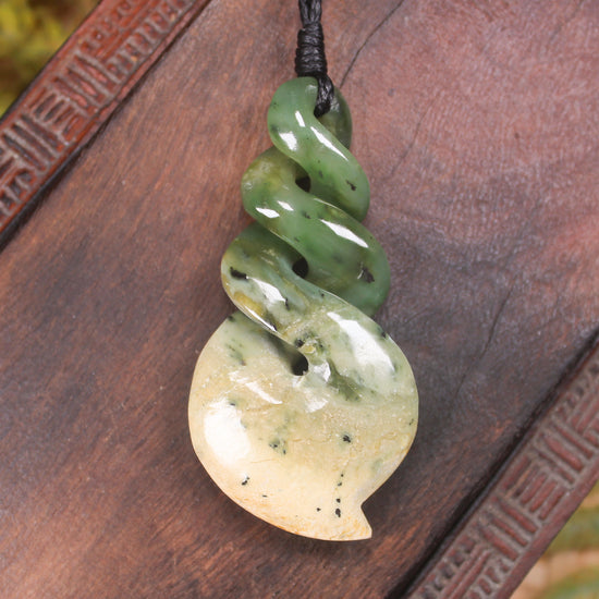 Twist or Pikorua carved from Flower Jade Pounamu - NZ Greenstone