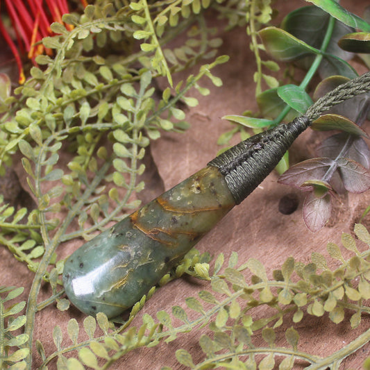 Flower Jade Pounamu - NZ Greenstone