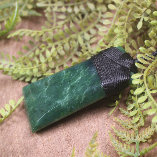 Kawakawa Pounamu Toki