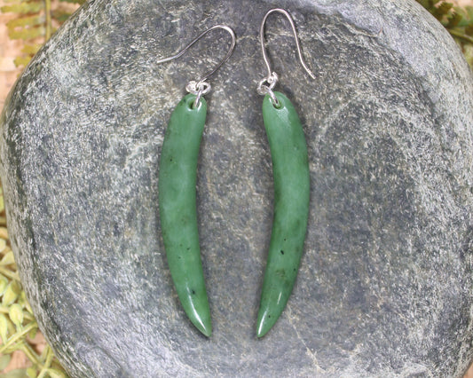 Huia Beak earrings carved from Hapopo Pounamu - NZ Greenstone