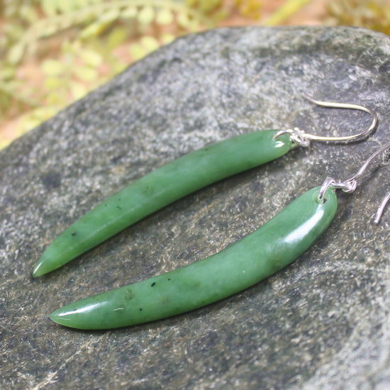 Huia Beak earrings carved from Hapopo Pounamu - NZ Greenstone