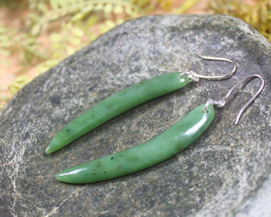Huia Beak earrings carved from Hapopo Pounamu - NZ Greenstone