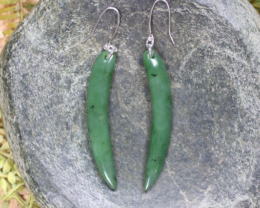 Huia Beak earrings carved from Hapopo Pounamu - NZ Greenstone