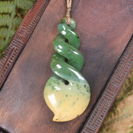 Twist or Pikorua carved from Flower Jade Pounamu - NZ Greenstone