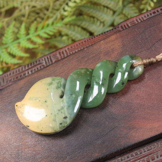 Twist or Pikorua carved from Flower Jade Pounamu - NZ Greenstone