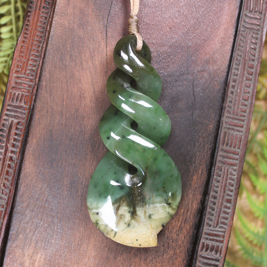 Twist or Pikorua carved from Flower Jade Pounamu - NZ Greenstone