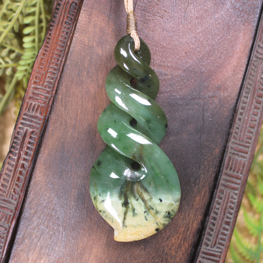 Twist or Pikorua carved from Flower Jade Pounamu - NZ Greenstone