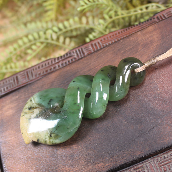 Twist or Pikorua carved from Flower Jade Pounamu - NZ Greenstone