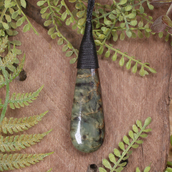 Roimata or Teardop carved from Totoweka Pounamu - NZ Greenstone