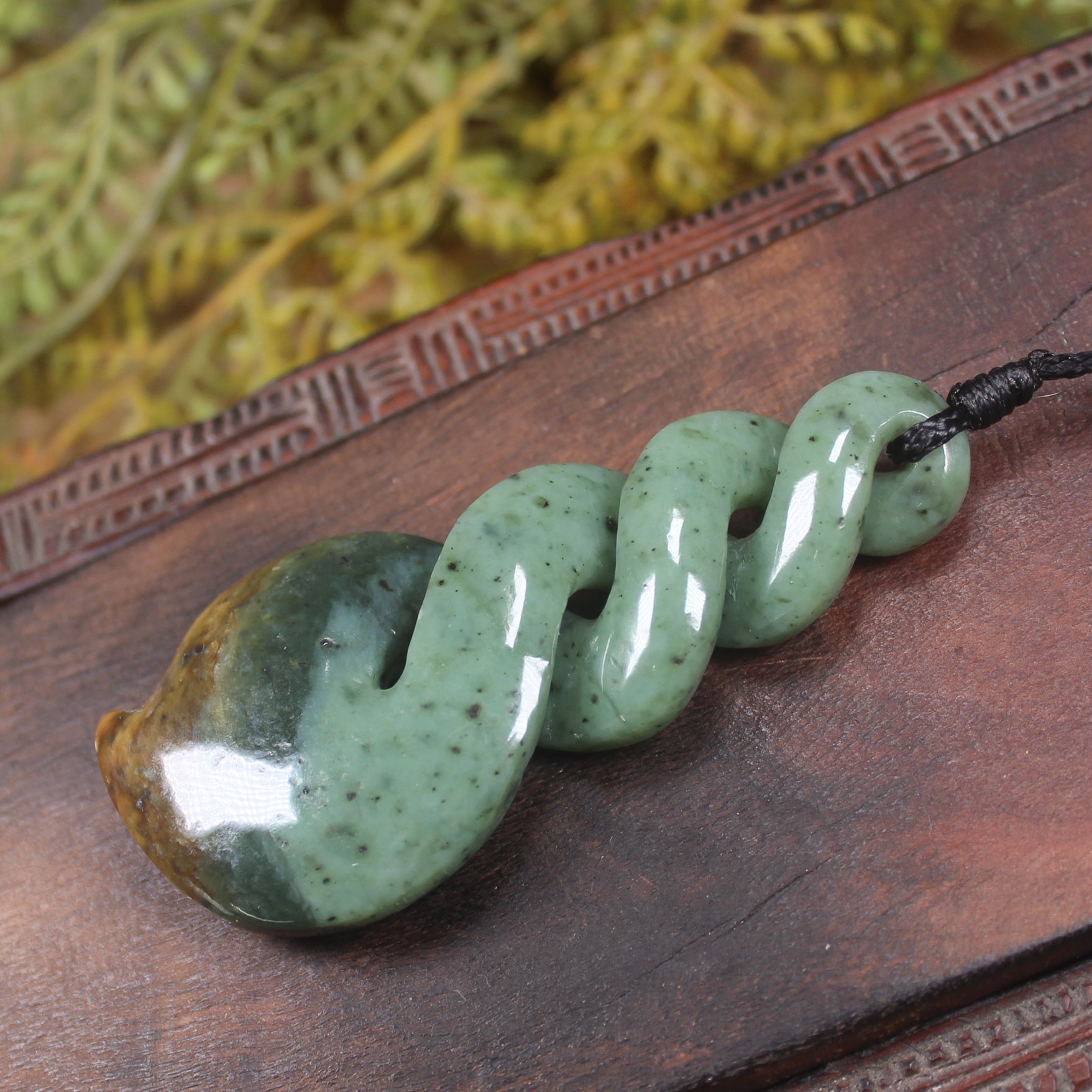 Twist or Pikorua carved from Flower Jade Pounamu - NZ Greenstone
