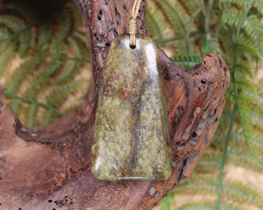 Totoweka Pounamu Toki