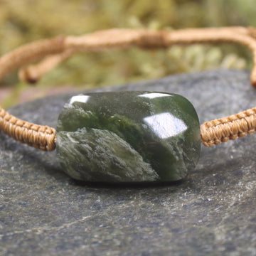 Adjustable cord bracelet with Rimu Pounamu