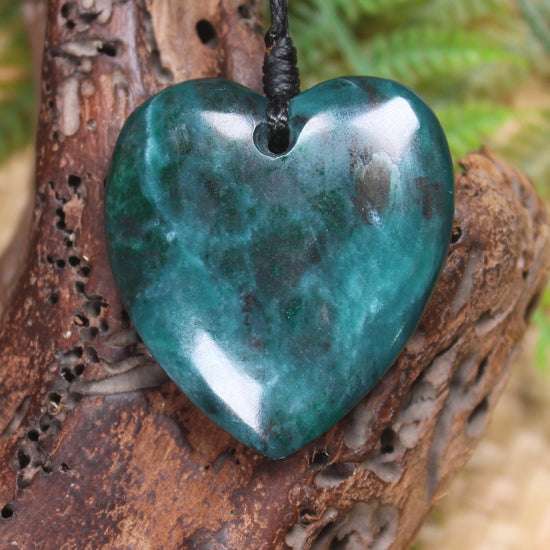NZ Fuchsite heart