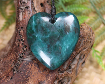 NZ Fuchsite heart