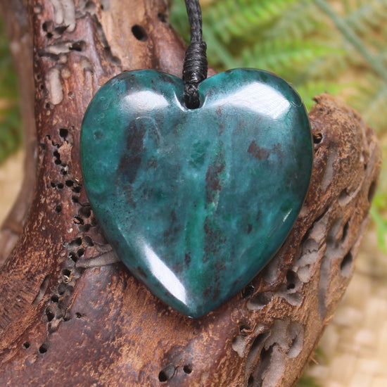 NZ Fuchsite heart