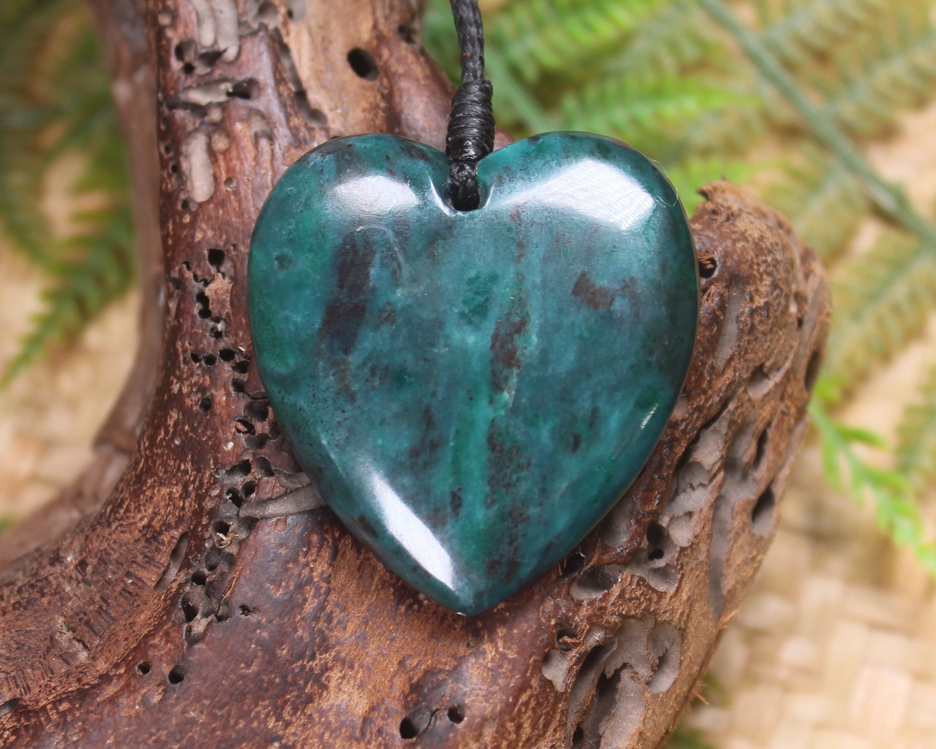 NZ Fuchsite heart