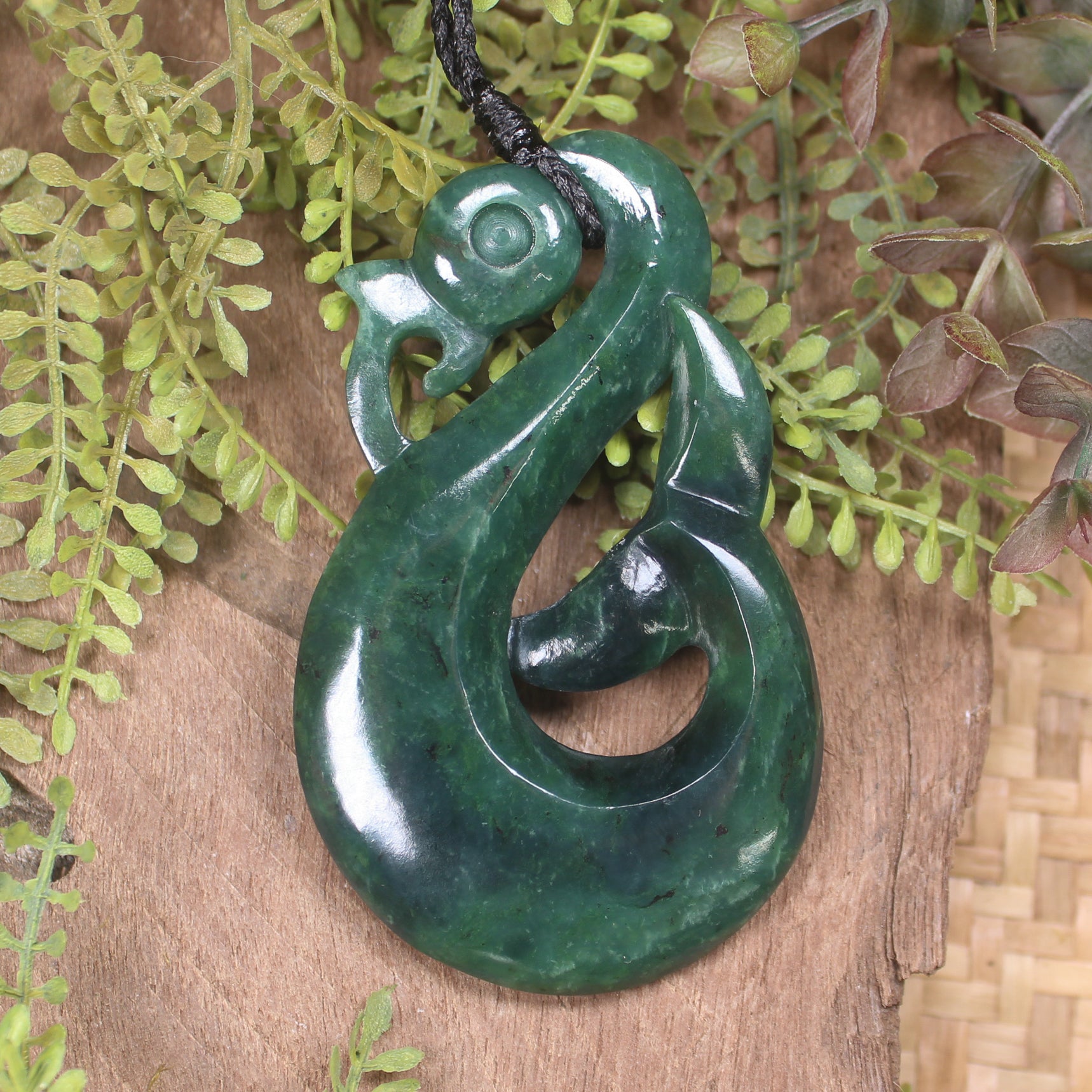 Manaia pendant carved from Kawakawa Pounamu - NZ Greenstone
