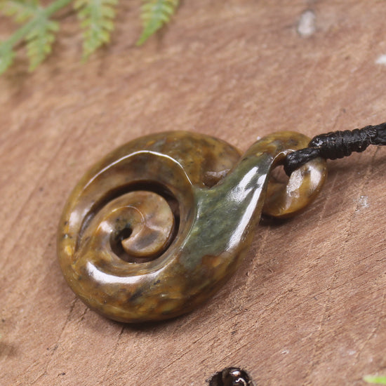 Twist or Pikorua carved from Flower Jade Pounamu - NZ Greenstone