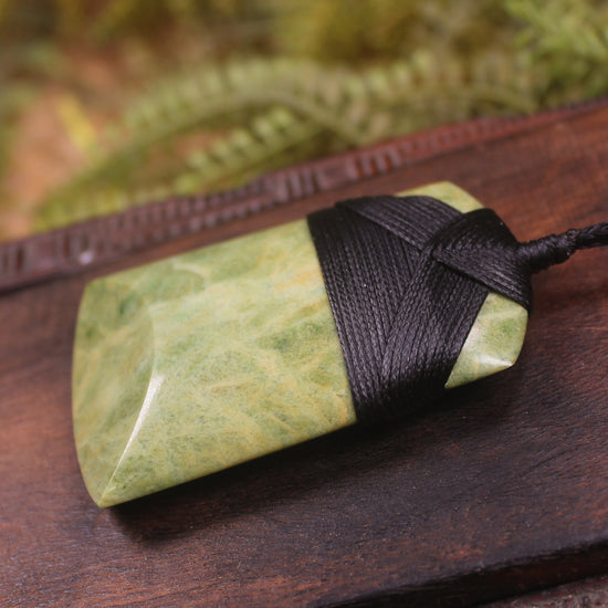 Flower Jade Pounamu Toki