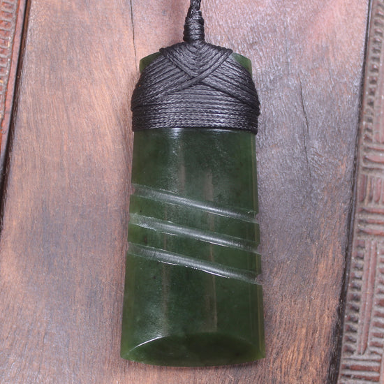 Kawakawa Pounamu Toki 