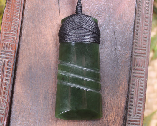 Kawakawa Pounamu Toki 