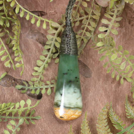 Flower Jade Pounamu - NZ Greenstone