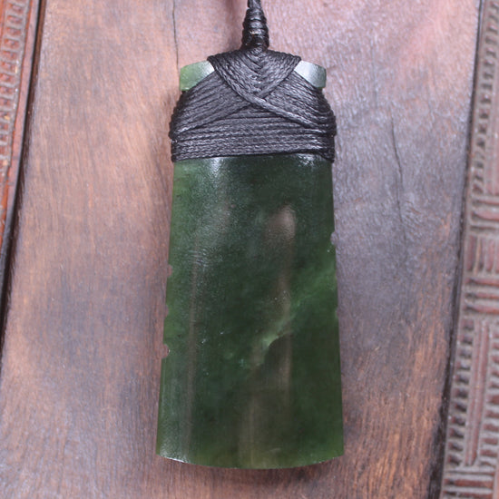 Kawakawa Pounamu Toki 