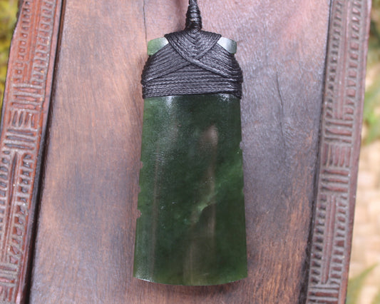 Kawakawa Pounamu Toki 