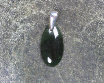 Rimu Pounamu pendant set in Sterling Silver - NZ Greenstone