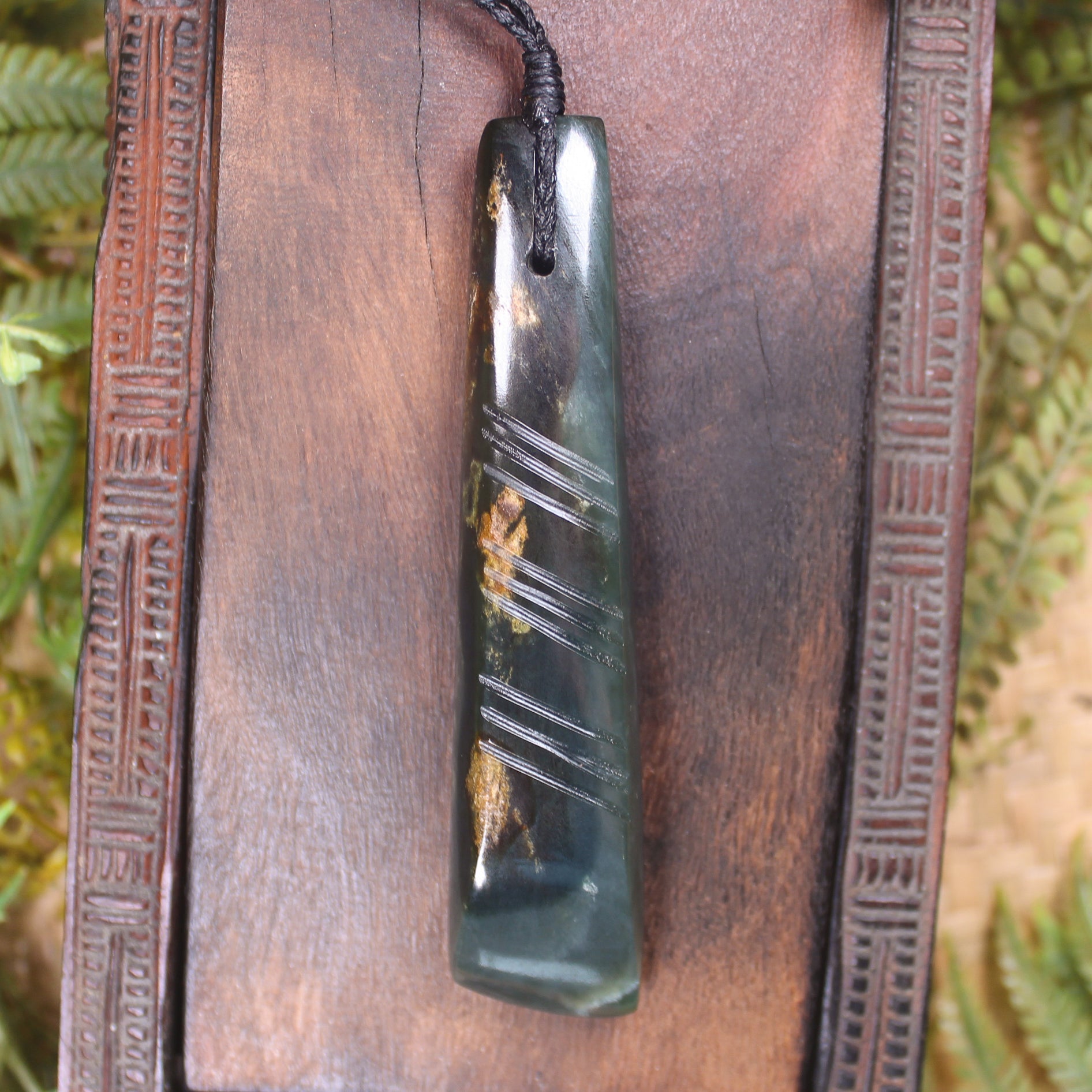 NZ Greenstone Large Toki Pendant (BN950) Inanga Pounamu – Greenstone Shop