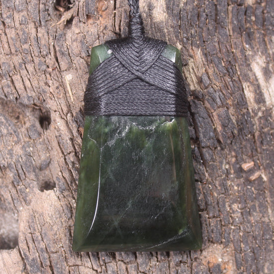 Kawakawa Pounamu Toki