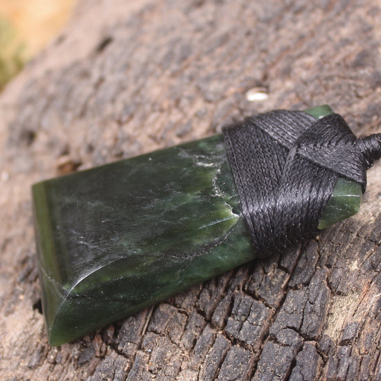 Kawakawa Pounamu Toki