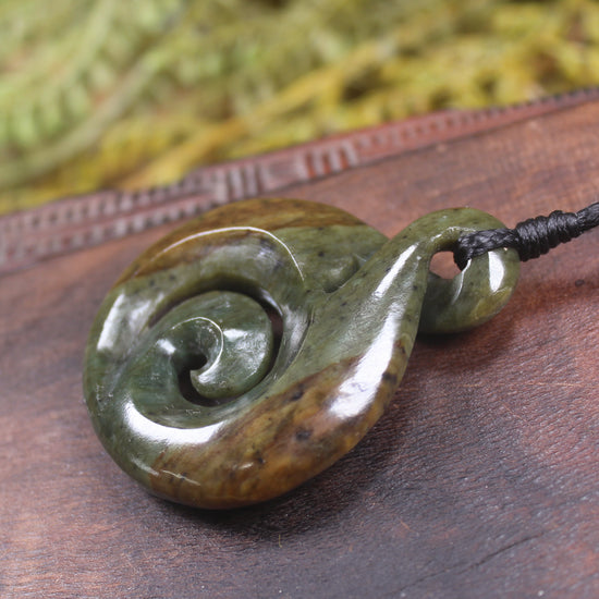 Flower Jade Koru Twist Pounamu - NZ Greenstone