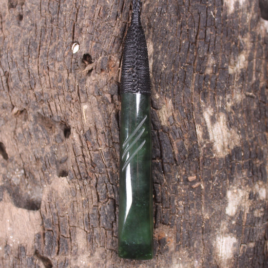 Kawakawa Pounamu Toki 