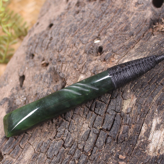 Kawakawa Pounamu Toki 