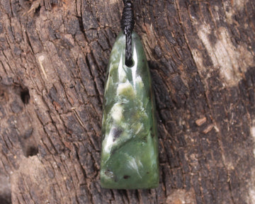 Hapopo Pounamu Toki - NZ Greenstone