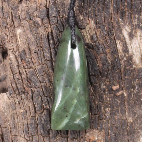 Hapopo Pounamu Toki - NZ Greenstone