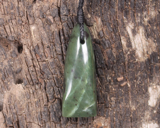 Hapopo Pounamu Toki - NZ Greenstone